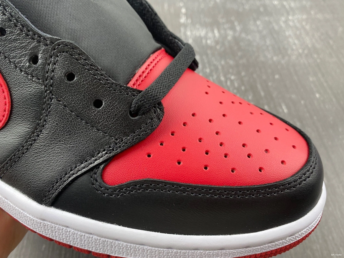 - Bred Retro 1 Low Jordan 705329-001 (2015) 0213